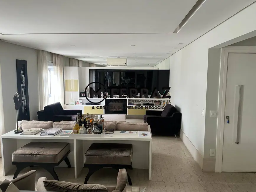 Foto 8 de Apartamento com 3 quartos para alugar, 210m2 em Vila Olímpia, São Paulo - SP