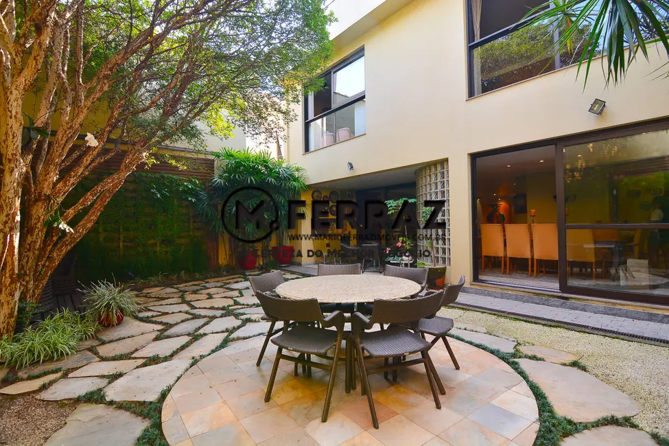 Casa com 3 quartos à venda, 357m2 em Jardim Europa, São Paulo - SP - imagem 1 Foto 1 de Casa com 3 quartos à venda, 357m2 em Jardim Europa, São Paulo - SP