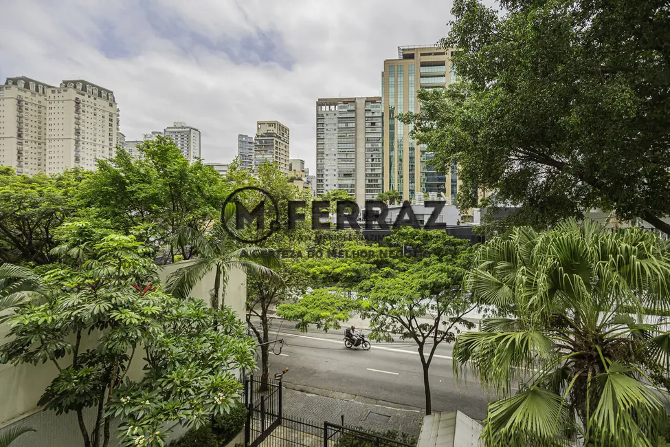 Foto 9 de Apartamento com 3 quartos à venda, 142m2 em Itaim Bibi, São Paulo - SP