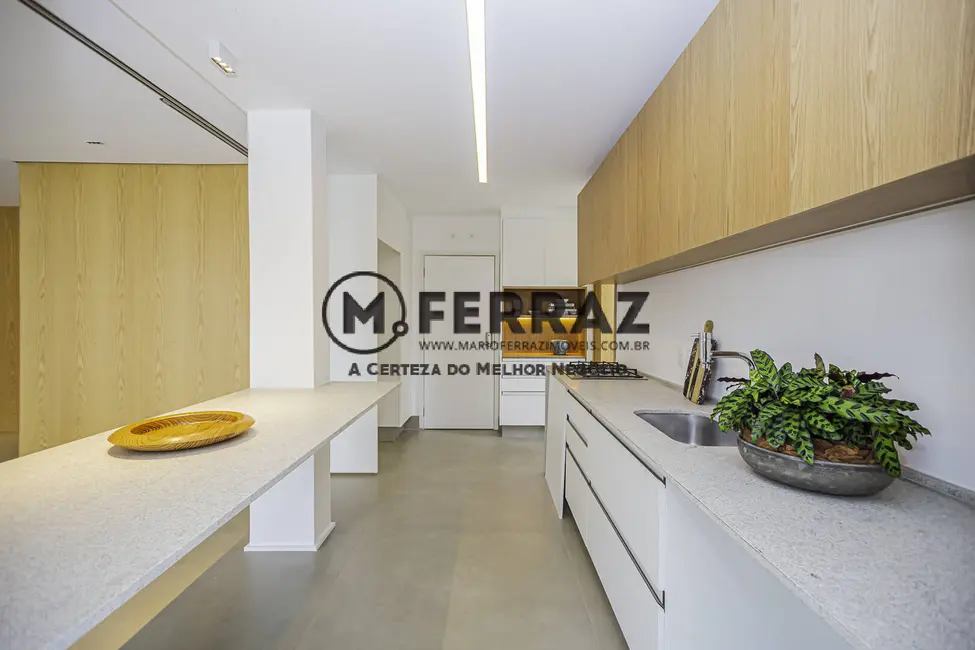 Apartamento com 3 quartos à venda, 134m2 em Jardim Europa, São Paulo - SP - imagem 8 Foto 8 de Apartamento com 3 quartos à venda, 134m2 em Jardim Europa, São Paulo - SP