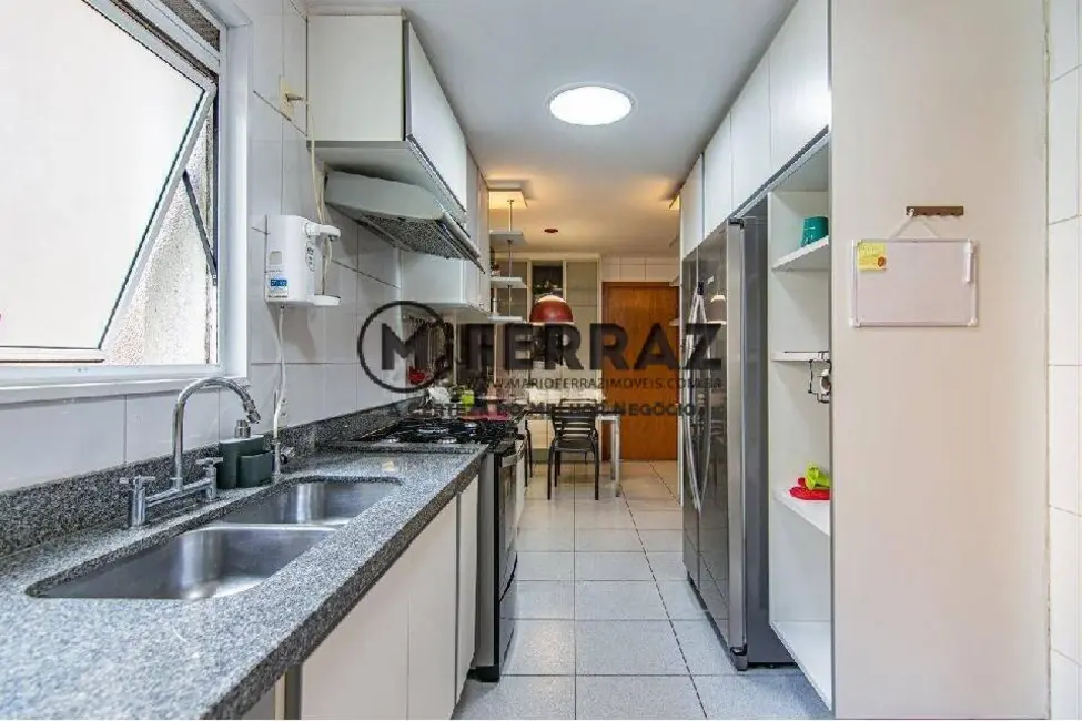 Foto 6 de Apartamento com 3 quartos à venda, 146m2 em Itaim Bibi, São Paulo - SP