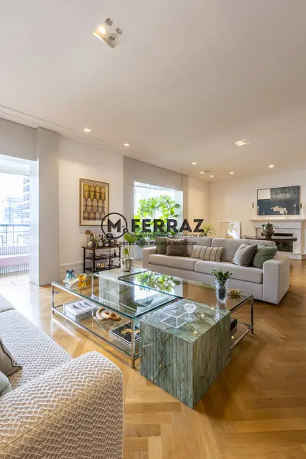 Foto 4 de Apartamento com 3 quartos à venda, 338m2 em Itaim Bibi, São Paulo - SP