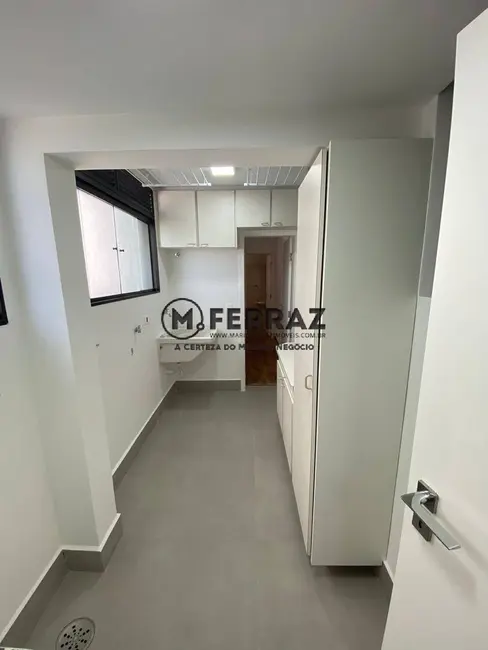 Foto 9 de Apartamento com 3 quartos para alugar, 144m2 em Jardim Europa, São Paulo - SP