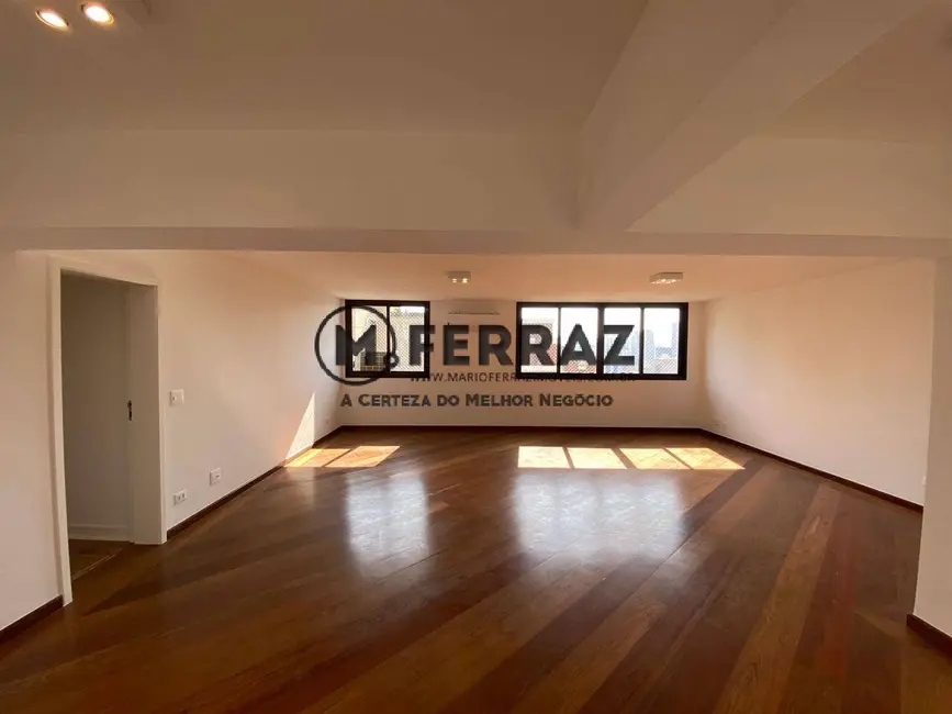 Foto 2 de Apartamento com 3 quartos para alugar, 144m2 em Jardim Europa, São Paulo - SP