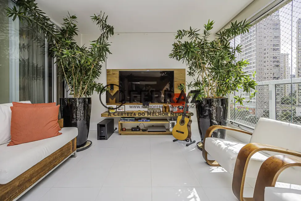 Foto 4 de Apartamento com 4 quartos à venda, 222m2 em Campo Belo, São Paulo - SP