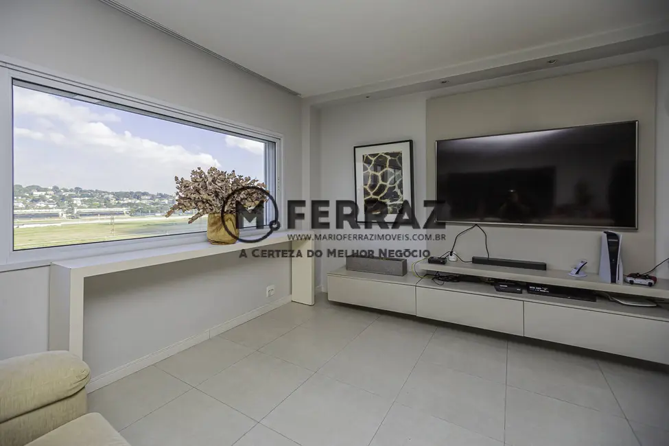 Foto 5 de Apartamento com 3 quartos para alugar, 200m2 em Jardim Europa, São Paulo - SP