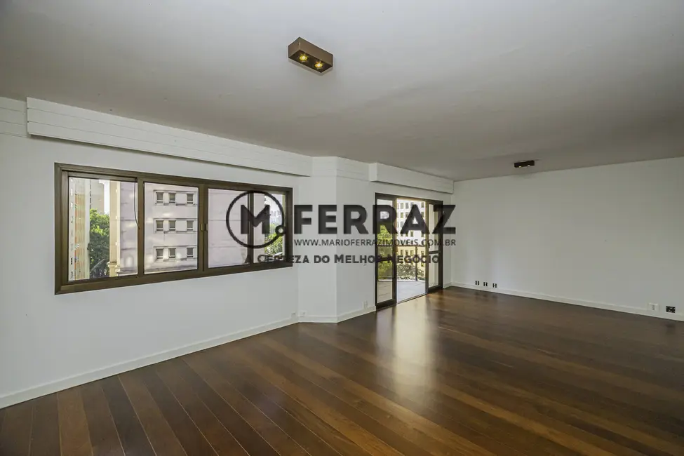 Apartamento com 3 quartos para alugar, 225m2 em Jardim Europa, São Paulo - SP - imagem 4 Foto 4 de Apartamento com 3 quartos para alugar, 225m2 em Jardim Europa, São Paulo - SP