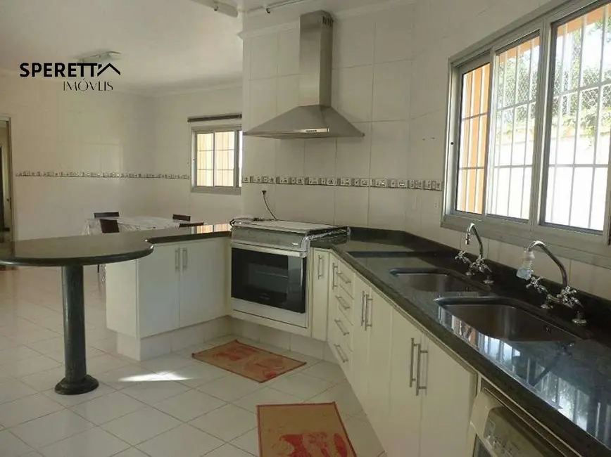 Chácara com 2 quartos à venda, 358m2 em Centro, Itatiba - SP - imagem 5 Foto 5 de Chácara com 2 quartos à venda, 358m2 em Centro, Itatiba - SP