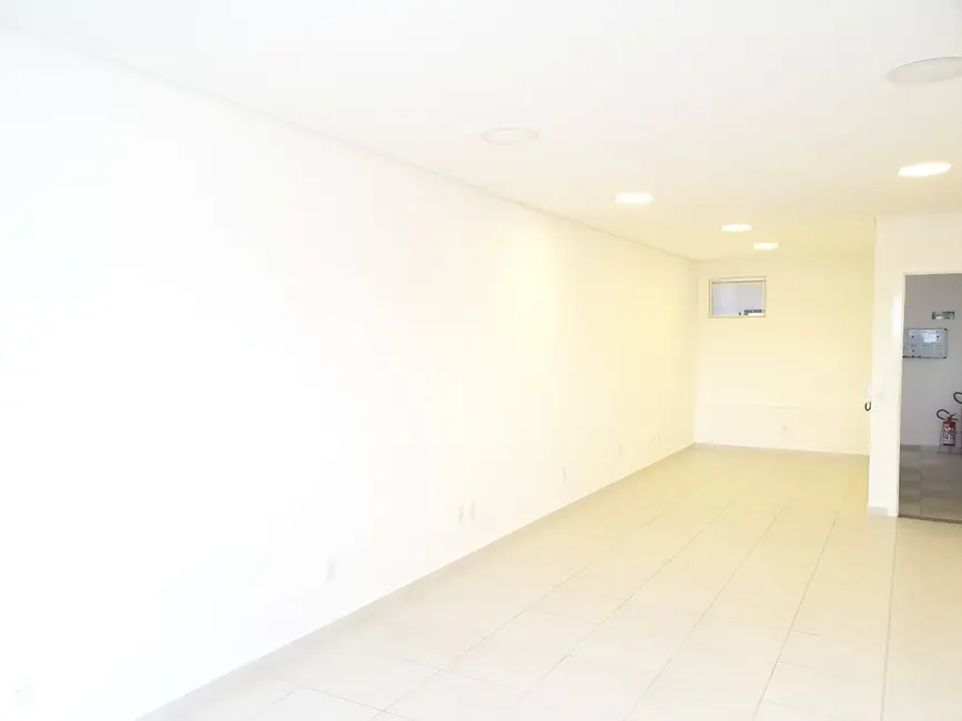 Foto 3 de Sala Comercial para alugar, 35m2 em Vila Vianelo, Jundiai - SP