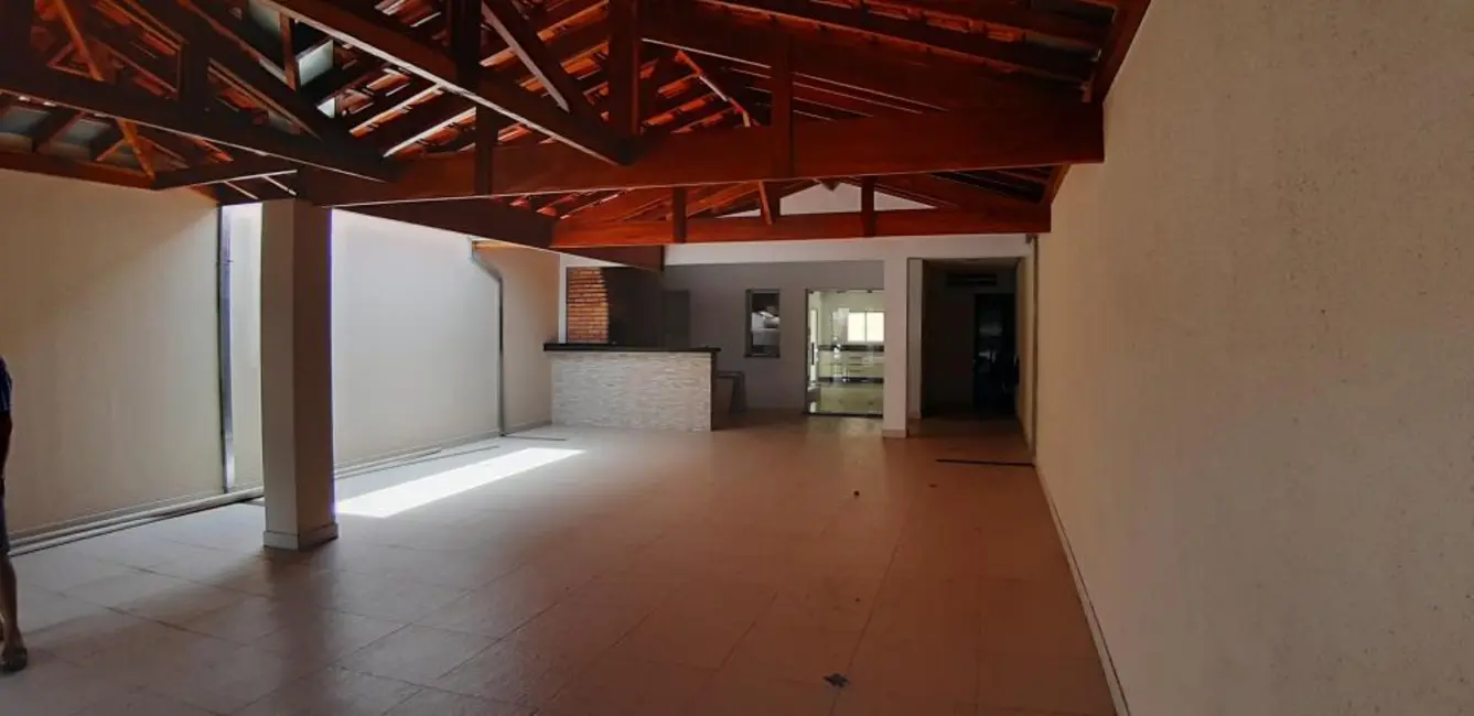 Foto 2 de Casa com 3 quartos para alugar, 180m2 em Piracicaba - SP
