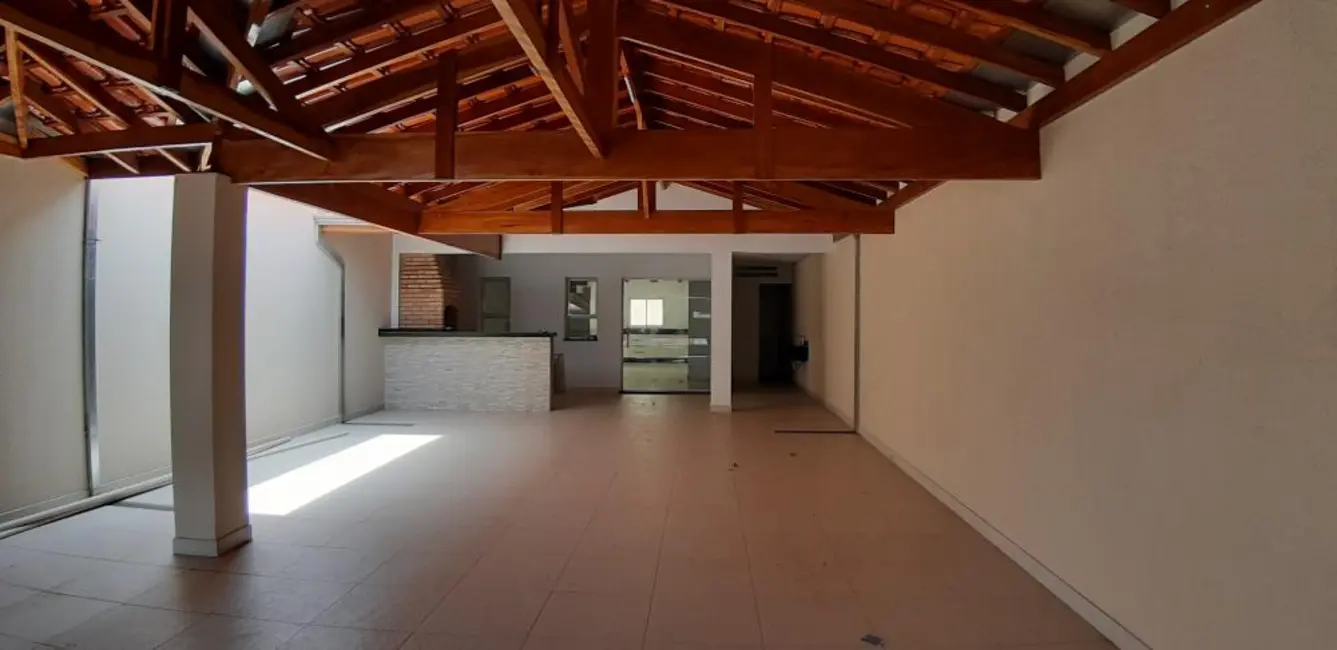 Foto 1 de Casa com 3 quartos para alugar, 180m2 em Piracicaba - SP