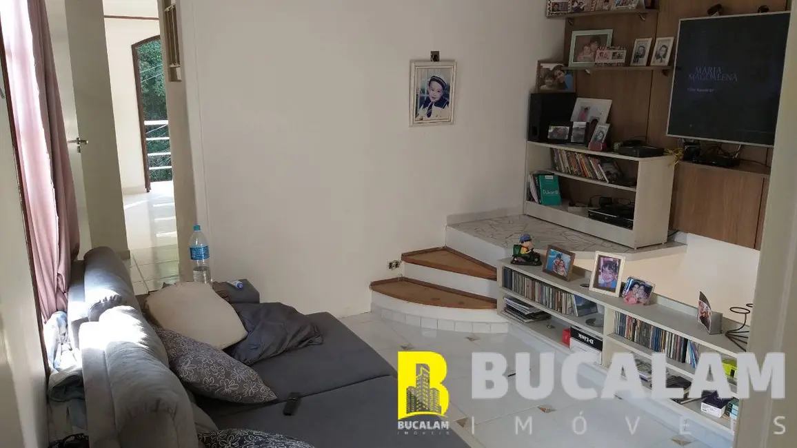 Casa com 3 quartos à venda, 300m2 em Jardim Santa Rosa, Taboao Da Serra - SP - imagem 6 Foto 6 de Casa com 3 quartos à venda, 300m2 em Jardim Santa Rosa, Taboao Da Serra - SP