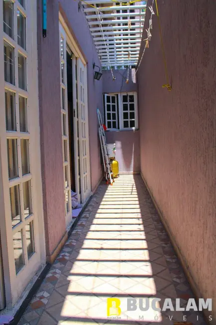 Foto 4 de Sobrado com 4 quartos à venda, 213m2 em Parque Industrial das Oliveiras, Taboao Da Serra - SP