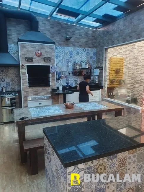 Foto 5 de Casa com 3 quartos à venda, 250m2 em Parque Marabá, Taboao Da Serra - SP