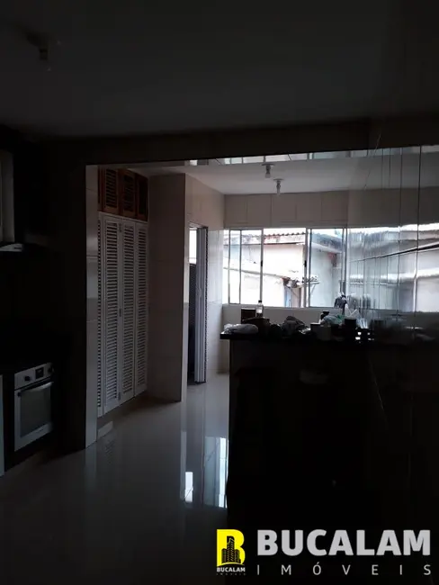 Sobrado com 3 quartos à venda, 260m2 em Jardim Ouro Preto, Taboao Da Serra - SP - imagem 8 Foto 8 de Sobrado com 3 quartos à venda, 260m2 em Jardim Ouro Preto, Taboao Da Serra - SP