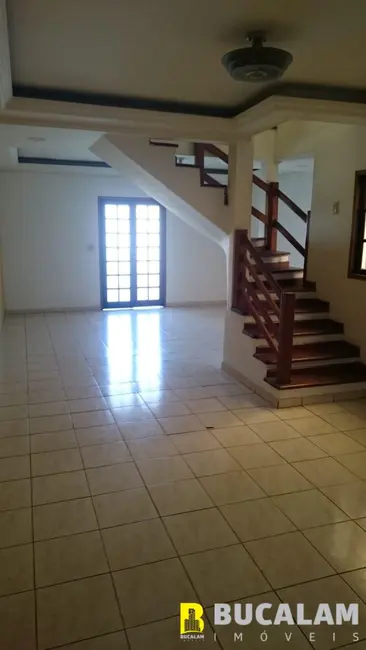 Foto 2 de Casa com 4 quartos à venda, 200m2 em Jardim Santa Rosa, Taboao Da Serra - SP