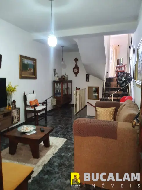Casa com 3 quartos à venda, 260m2 em Arraial Paulista, Taboao Da Serra - SP - imagem 3 Foto 3 de Casa com 3 quartos à venda, 260m2 em Arraial Paulista, Taboao Da Serra - SP