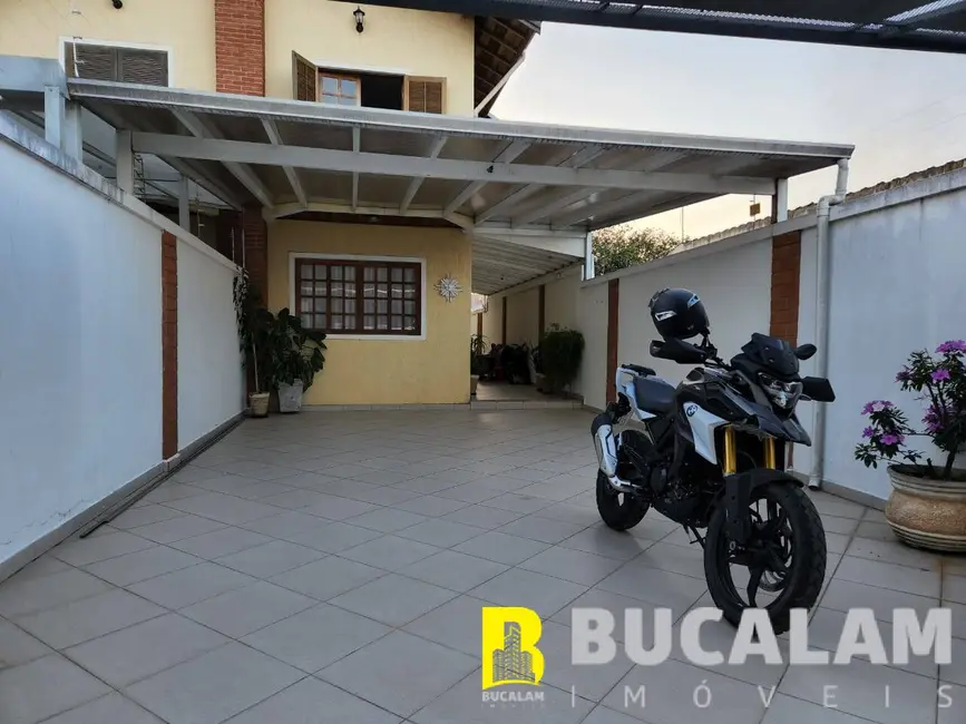 Foto 2 de Casa com 3 quartos à venda, 160m2 em Parque Assunção, Taboao Da Serra - SP