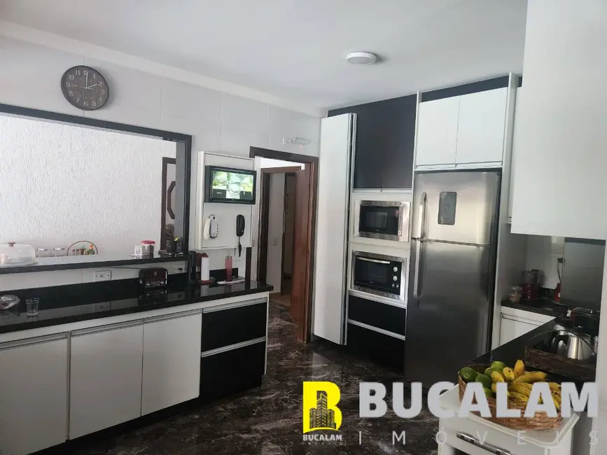 Casa com 3 quartos à venda e para alugar, 1700m2 em Parque das Cigarreiras, Taboao Da Serra - SP - imagem 9 Foto 9 de Casa com 3 quartos à venda e para alugar, 1700m2 em Parque das Cigarreiras, Taboao Da Serra - SP