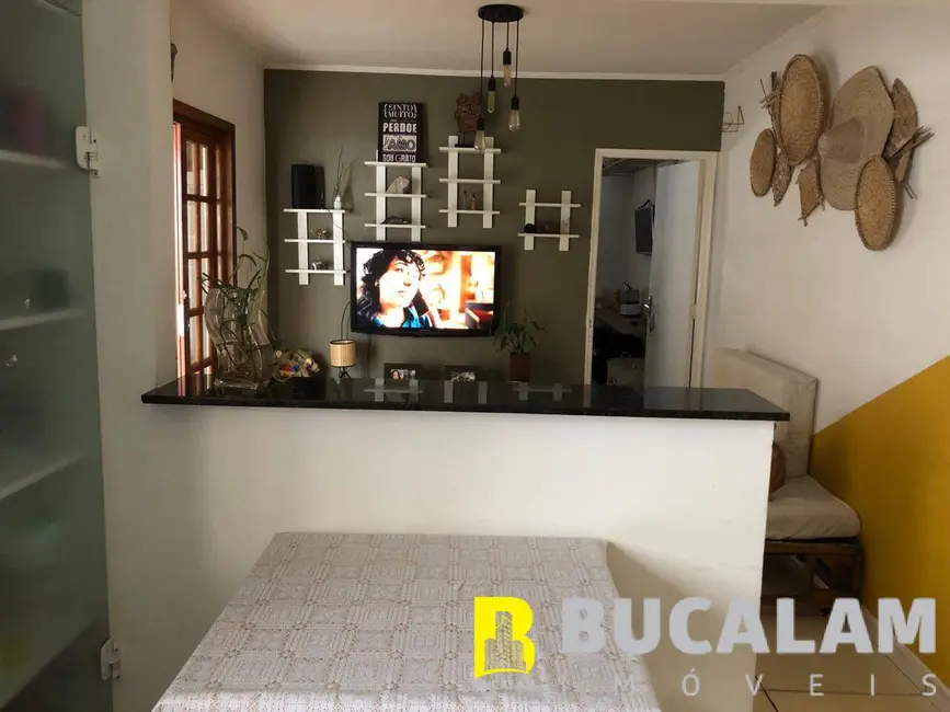 Foto 1 de Casa com 2 quartos à venda, 120m2 em Parque Pinheiros, Taboao Da Serra - SP