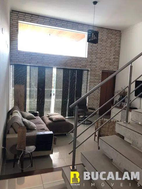 Foto 1 de Casa com 3 quartos à venda, 220m2 em Morada dos Pássaros, Taboao Da Serra - SP