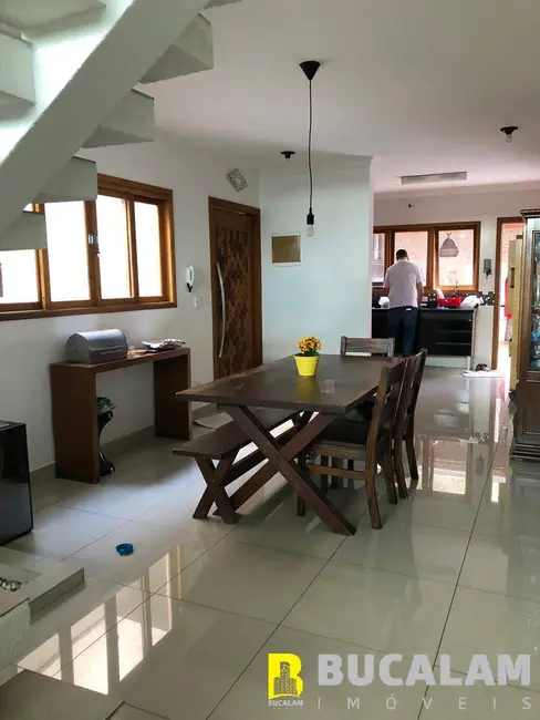 Foto 2 de Casa com 3 quartos à venda, 220m2 em Morada dos Pássaros, Taboao Da Serra - SP