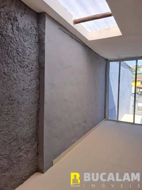 Casa com 2 quartos para alugar, 100m2 em Jardim Maria Rosa, Taboao Da Serra - SP - imagem 1 Foto 1 de Casa com 2 quartos para alugar, 100m2 em Jardim Maria Rosa, Taboao Da Serra - SP