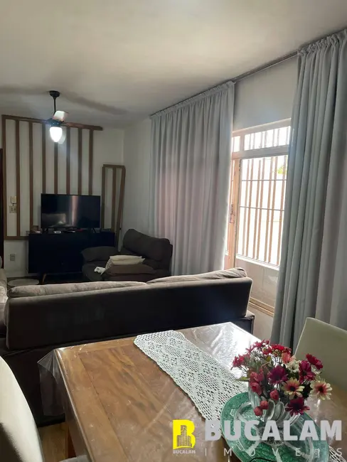 Casa com 3 quartos à venda, 185m2 em Jardim Maria Rosa, Taboao Da Serra - SP - imagem 2 Foto 2 de Casa com 3 quartos à venda, 185m2 em Jardim Maria Rosa, Taboao Da Serra - SP