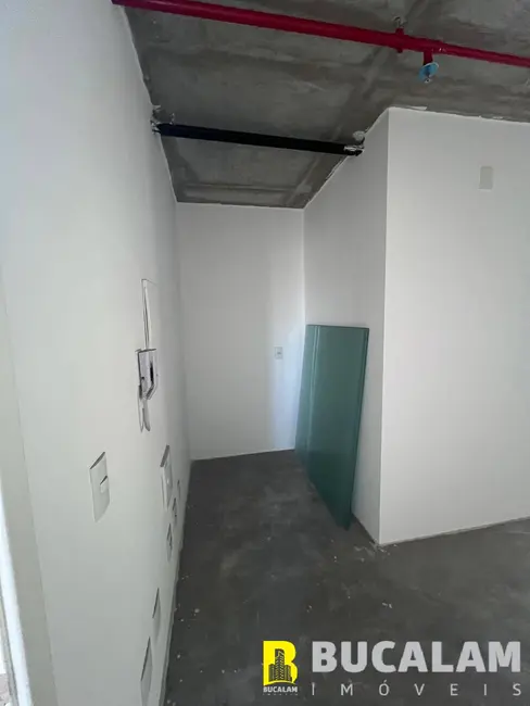 Foto 8 de Sala Comercial à venda, 28m2 em Jardim Henriqueta, Taboao Da Serra - SP