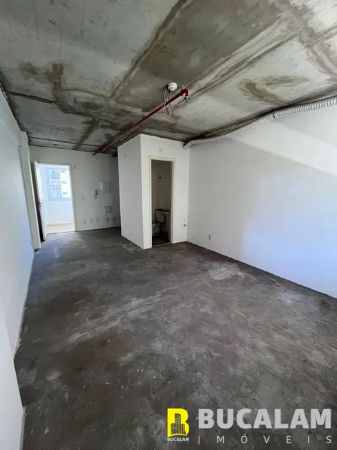 Foto 4 de Sala Comercial à venda, 28m2 em Jardim Henriqueta, Taboao Da Serra - SP