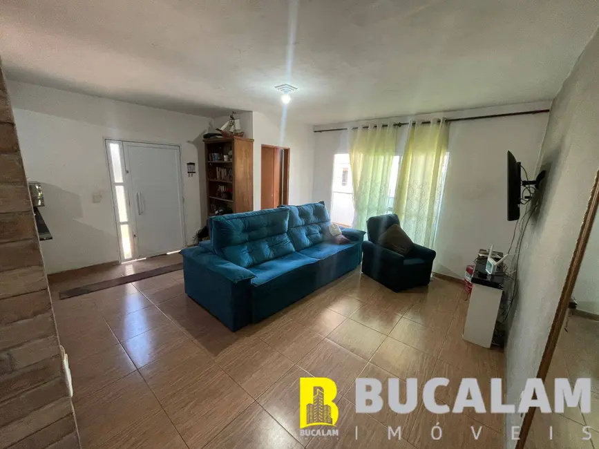 Casa com 3 quartos à venda, 145m2 em Jardim Santo Onofre, Taboao Da Serra - SP - imagem 4 Foto 4 de Casa com 3 quartos à venda, 145m2 em Jardim Santo Onofre, Taboao Da Serra - SP
