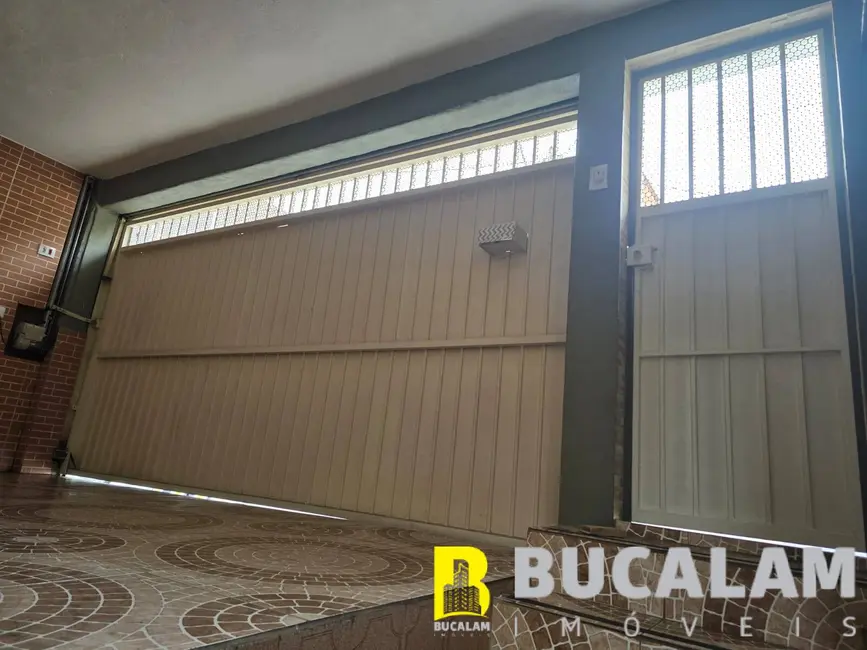 Casa com 3 quartos à venda, 250m2 em Jardim Sílvio Sampaio, Taboao Da Serra - SP - imagem 2 Foto 2 de Casa com 3 quartos à venda, 250m2 em Jardim Sílvio Sampaio, Taboao Da Serra - SP