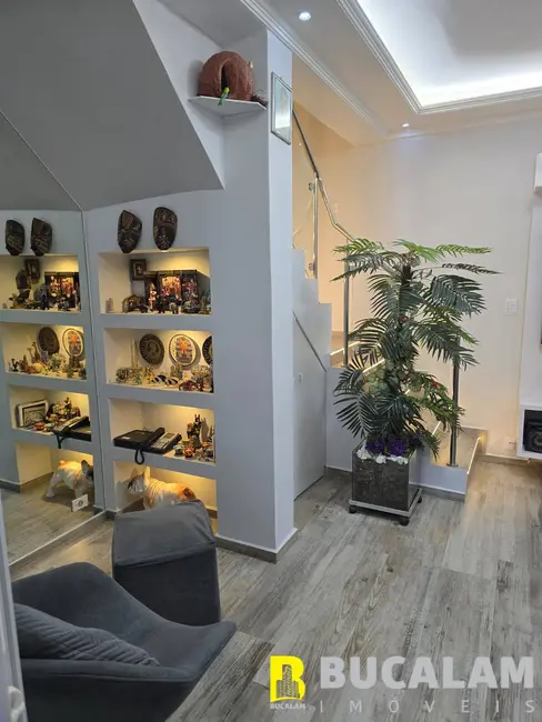 Casa com 3 quartos à venda, 250m2 em Jardim Sílvio Sampaio, Taboao Da Serra - SP - imagem 6 Foto 6 de Casa com 3 quartos à venda, 250m2 em Jardim Sílvio Sampaio, Taboao Da Serra - SP