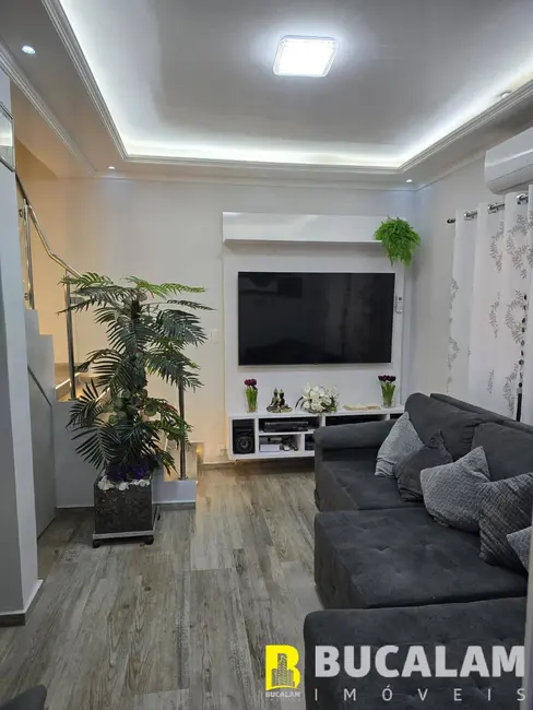 Casa com 3 quartos à venda, 250m2 em Jardim Sílvio Sampaio, Taboao Da Serra - SP - imagem 3 Foto 3 de Casa com 3 quartos à venda, 250m2 em Jardim Sílvio Sampaio, Taboao Da Serra - SP