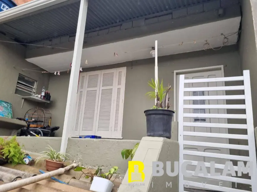 Foto 2 de Casa com 5 quartos à venda, 132m2 em Jardim Três Marias, Taboao Da Serra - SP