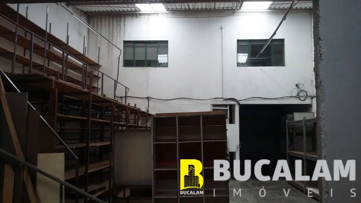 Foto 2 de Armazém / Galpão à venda, 300m2 em Jardim Três Marias, Taboao Da Serra - SP