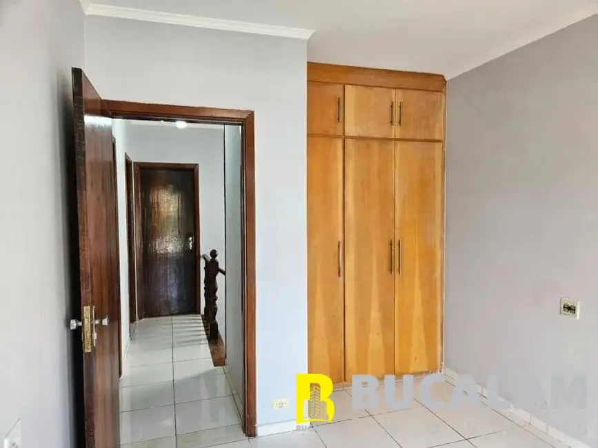 Casa com 3 quartos à venda, 250m2 em Jardim Maria Rosa, Taboao Da Serra - SP - imagem 9 Foto 9 de Casa com 3 quartos à venda, 250m2 em Jardim Maria Rosa, Taboao Da Serra - SP