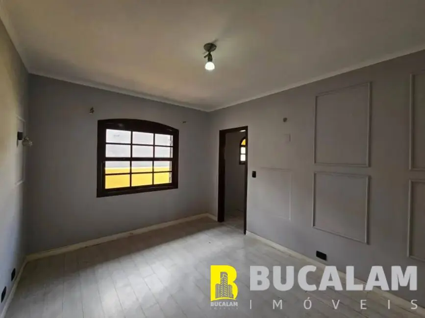 Casa com 3 quartos à venda, 250m2 em Jardim Maria Rosa, Taboao Da Serra - SP - imagem 3 Foto 3 de Casa com 3 quartos à venda, 250m2 em Jardim Maria Rosa, Taboao Da Serra - SP