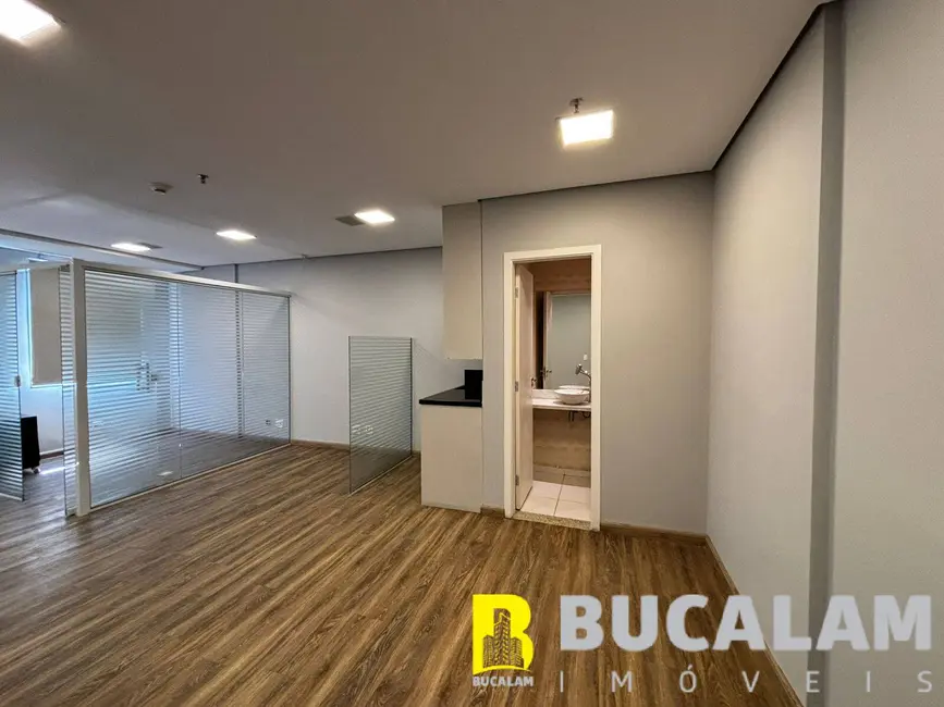 Foto 1 de Sala Comercial à venda e para alugar, 39m2 em Jardim Henriqueta, Taboao Da Serra - SP