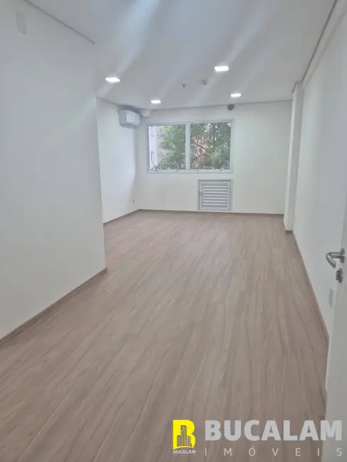 Sala Comercial para alugar, 27m2 em Parque Taboão, Taboao Da Serra - SP - imagem 2 Foto 2 de Sala Comercial para alugar, 27m2 em Parque Taboão, Taboao Da Serra - SP