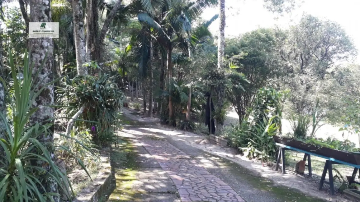 Chácara com 3 quartos à venda, 1700m2 em Sao Roque - SP - imagem 4 Foto 4 de Chácara com 3 quartos à venda, 1700m2 em Sao Roque - SP