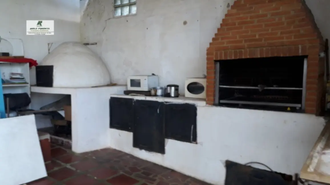 Chácara com 3 quartos à venda, 1700m2 em Sao Roque - SP - imagem 3 Foto 3 de Chácara com 3 quartos à venda, 1700m2 em Sao Roque - SP