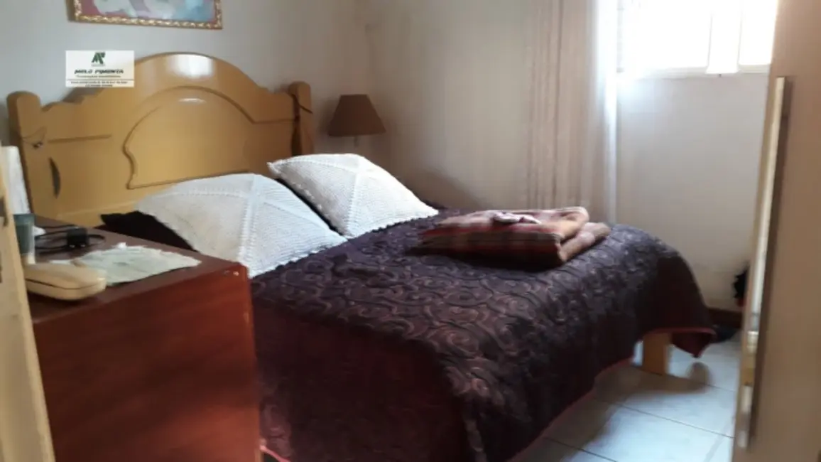 Casa com 3 quartos à venda, 250m2 em Sao Roque - SP - imagem 4 Foto 4 de Casa com 3 quartos à venda, 250m2 em Sao Roque - SP