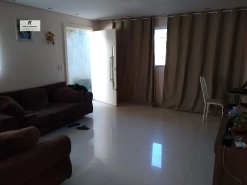 Casa com 4 quartos à venda, 250m2 em Aracariguama - SP - imagem 8 Foto 8 de Casa com 4 quartos à venda, 250m2 em Aracariguama - SP