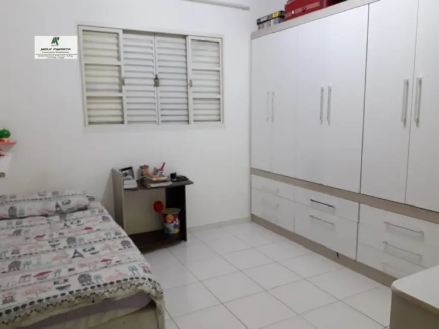 Foto 9 de Casa com 3 quartos à venda, 194m2 em Jardim Santa Maria, Sao Roque - SP