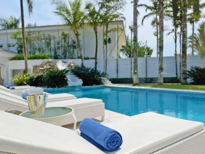 Casa de Condomínio com 6 quartos à venda, 1000m2 em Jardim Acapulco, Guaruja - SP - imagem 4 Foto 4 de Casa de Condomínio com 6 quartos à venda, 1000m2 em Jardim Acapulco, Guaruja - SP