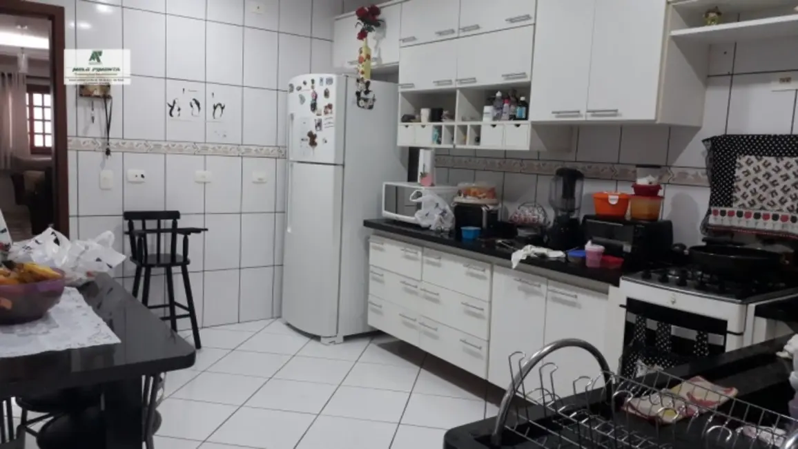 Foto 8 de Casa com 2 quartos à venda, 250m2 em Sao Roque - SP