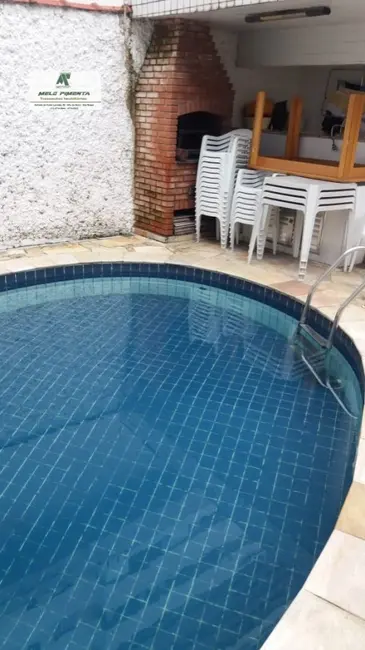 Casa com 3 quartos à venda e para alugar, 333m2 em Gonzaga, Santos - SP - imagem 3 Foto 3 de Casa com 3 quartos à venda e para alugar, 333m2 em Gonzaga, Santos - SP