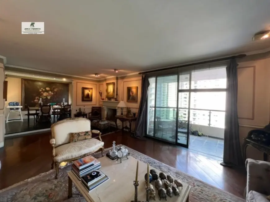 Foto 4 de Apartamento com 3 quartos à venda, 220m2 em Itaim Bibi, São Paulo - SP