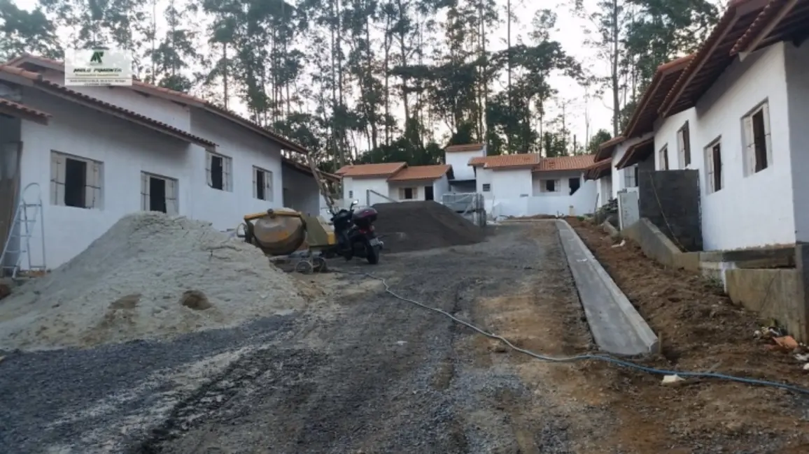 Foto 2 de Casa de Condomínio com 2 quartos à venda, 55m2 em Sao Roque - SP